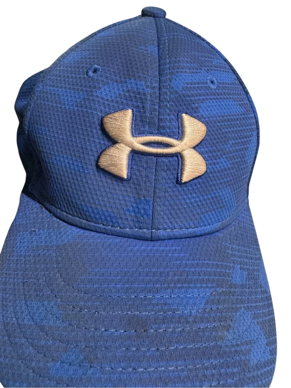 Under Armour Men's Printed Blitzing Cap - Blue Camo Fitted Hat Silver logo Youth